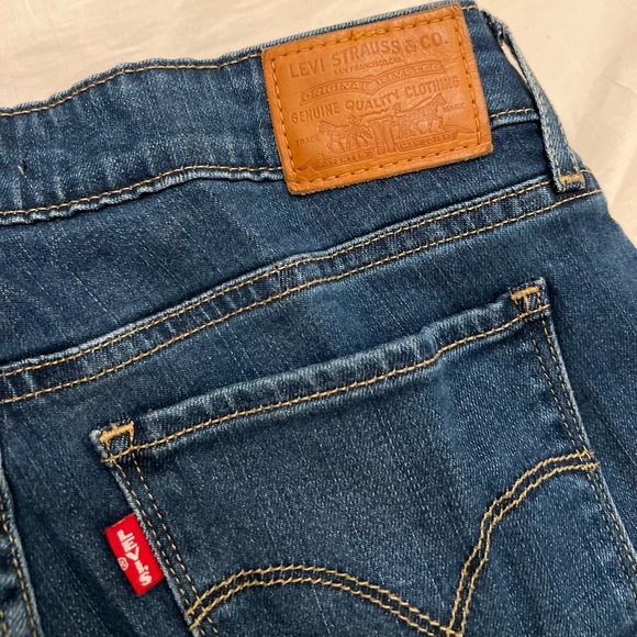 Levi’s 711 Skinny Jean - Picture 4 of 4